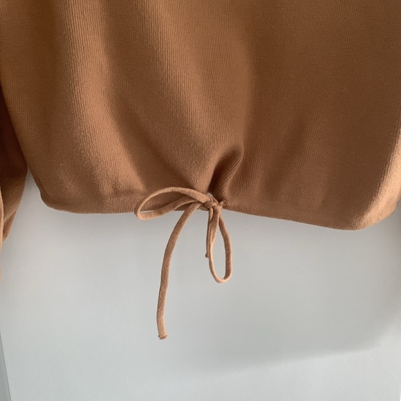 Line & dot square neck sweater - Picture 4 of 11